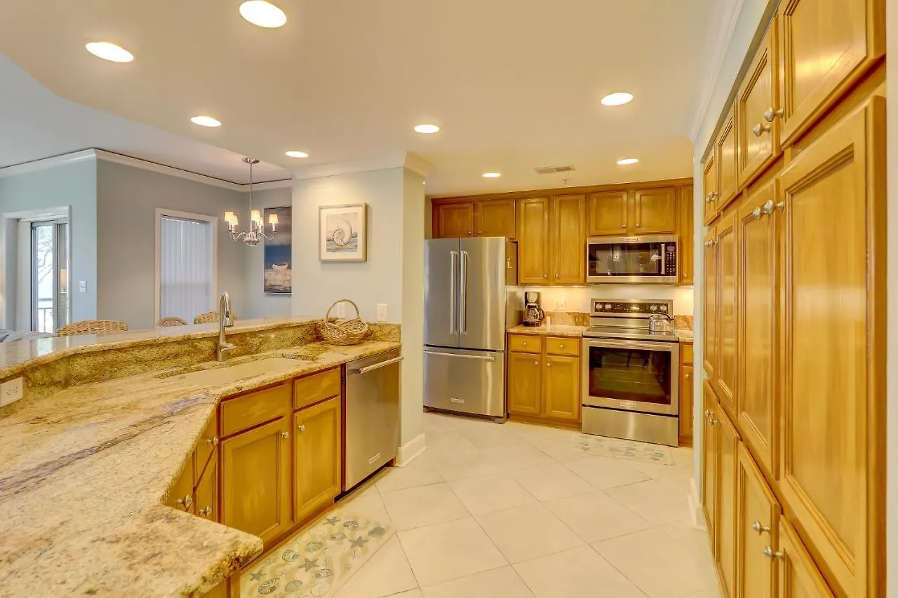 Villa Updated Oceanfront 3 Bedroom Full Kitchen Two King Bed Bikes & Beach Gear Included Hilton Head Island